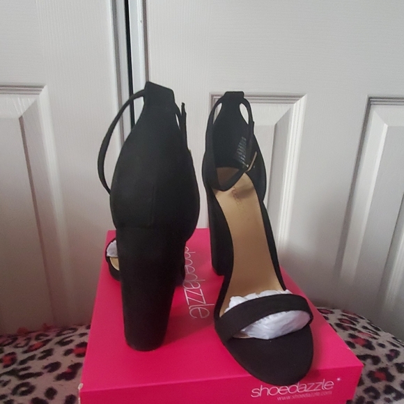 Shoes - Picture 3 of 4